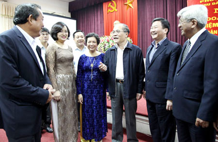 ท่านเหงวียนซิงห์หุ่งประธานรัฐสภาเข้าร่วมวันงานมหาสามัคคีชนทั้งชาติ